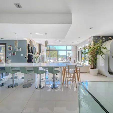 Prestigious With Just Steps From The Mediterranean