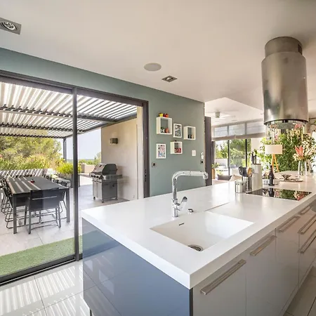 Prestigious With Just Steps From The Mediterranean *