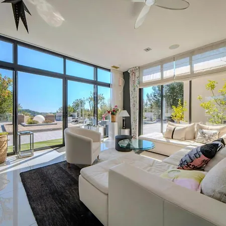 Prestigious With Just Steps From The Mediterranean Casa de Férias *
