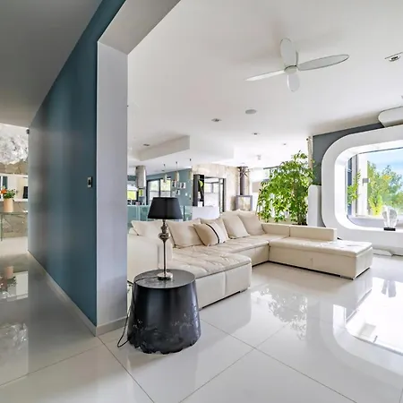 Prestigious With Just Steps From The Mediterranean Casa de Férias *