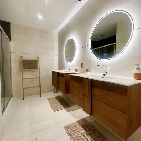 펜션 Prestigious With Just Steps From The Mediterranean *