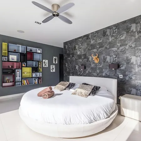 펜션 Prestigious With Just Steps From The Mediterranean *
