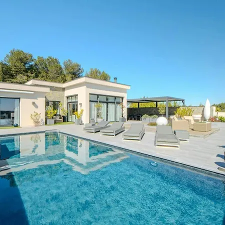 Prestigious With Just Steps From The Mediterranean
