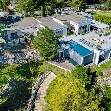 펜션 Prestigious With Just Steps From The Mediterranean